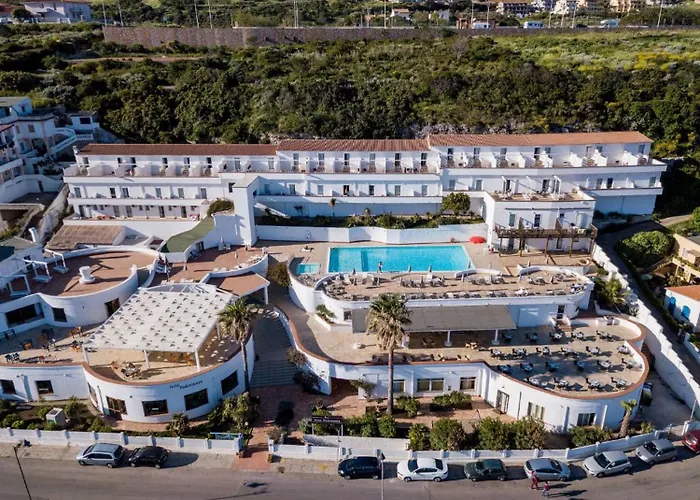 Lh Pedraladda Resort